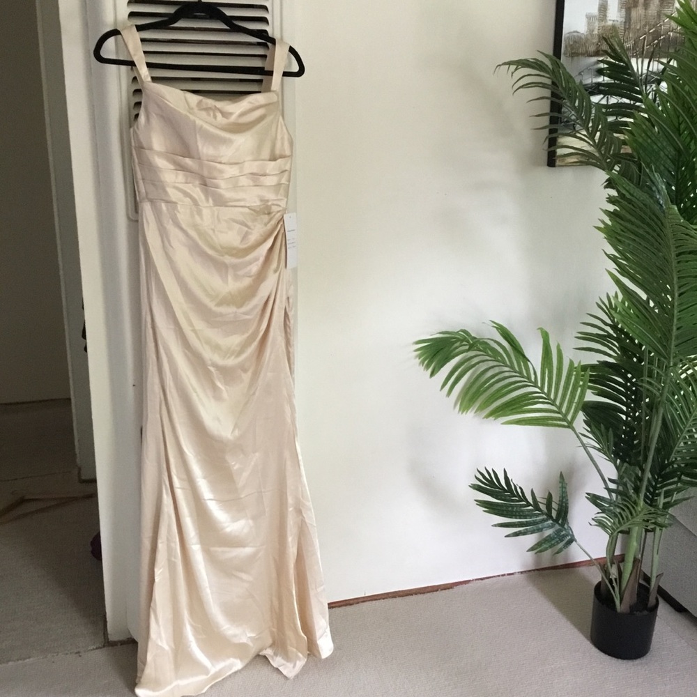 Elegant Champagne Satin Evening Gown - Picture 2 of 8